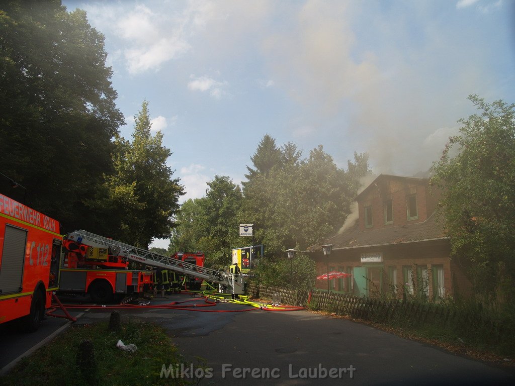 Brand Schuetzenhof Neusser Landstr P5785.JPG